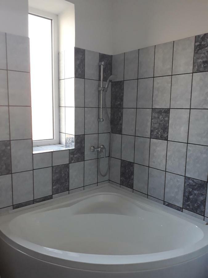 Garsoniera Mandrilor Appartement Slănic Buitenkant foto